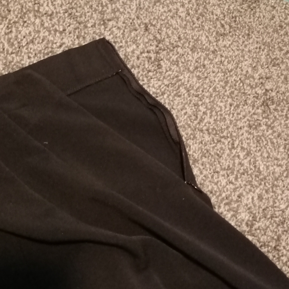 JM Collection Black Pleated Slacks Size 6 - Picture 3 of 5